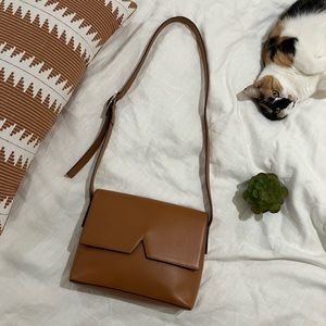 Vince. Signature Crossbody